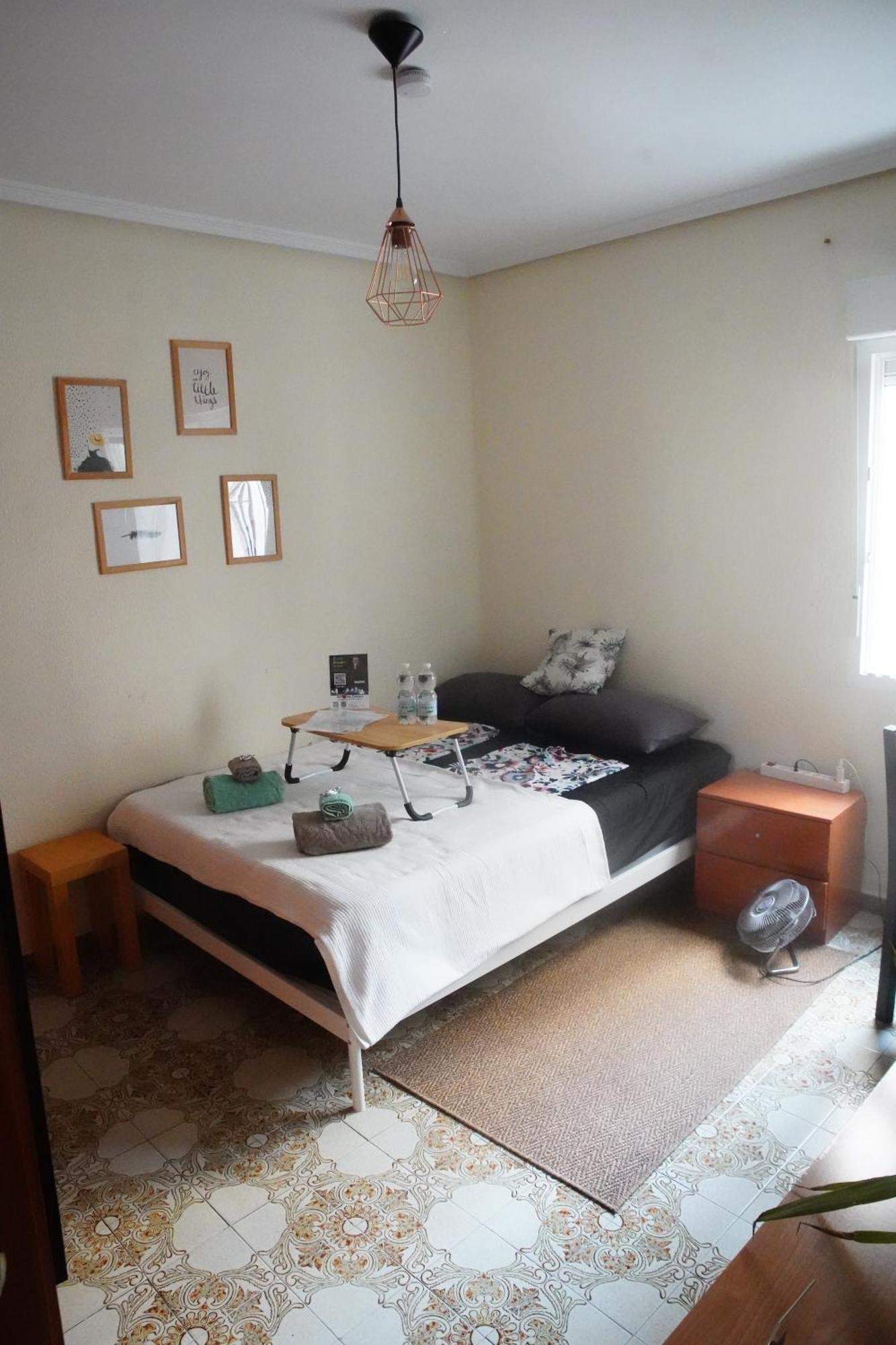 Grosses Modernes Zimmer "Silber" Fuer 2 Personen Und Katzenliebhaber Valencia Kültér fotó
