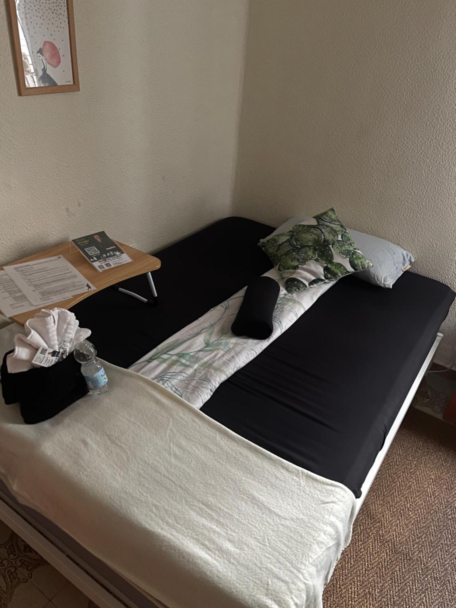 Grosses Modernes Zimmer "Silber" Fuer 2 Personen Und Katzenliebhaber Valencia Kültér fotó