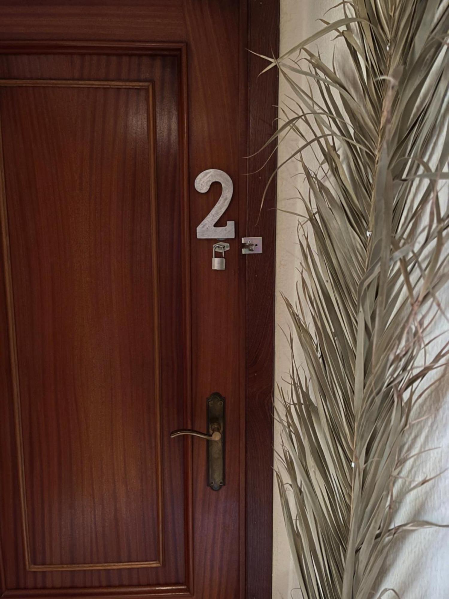 Grosses Modernes Zimmer "Silber" Fuer 2 Personen Und Katzenliebhaber Valencia Kültér fotó